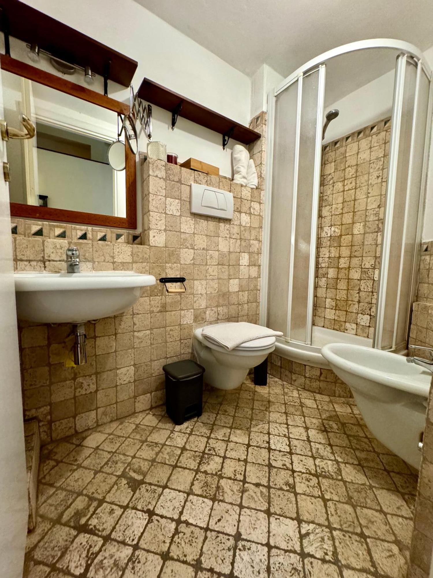 Apartamento Aicha House Livorno Exterior foto